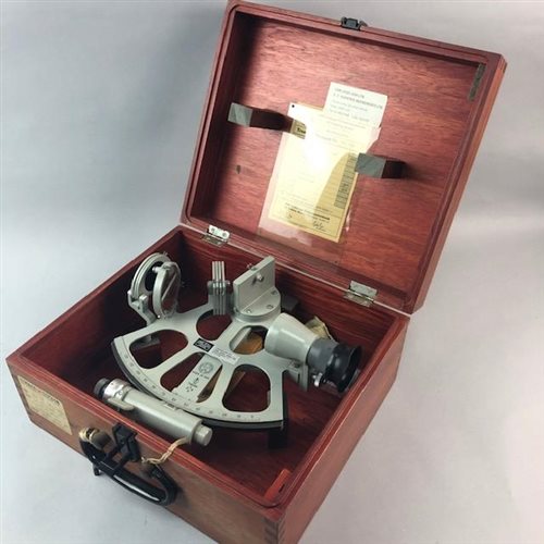 Lot 300 - A SEXTANT BY CARL ZEISS