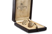 Lot 187 - A PAIR OF CUFF LINKS