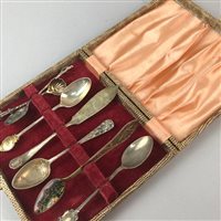 Lot 331 - A LOT OF MOTHER OF PEARL HANDLED FLAT WARE AND OTHER SILVER AND PLATED FLAT WARE