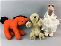 Lot 354 - A COLLECTION OF TEDDY BEARS AND OTHER STUFFED TOY ANIMALS