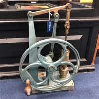 Lot 374 - A 'GERYK' VACUUM PUMP