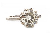 Lot 2 - A DIAMOND SOLITAIRE RING