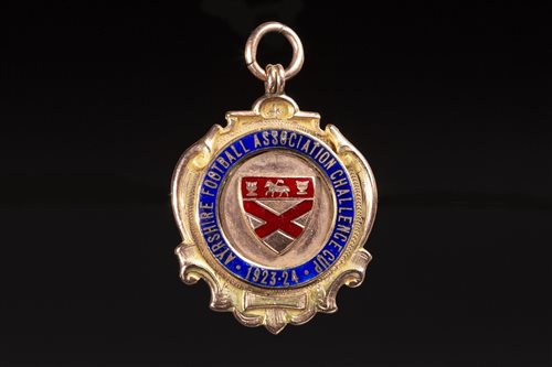 Lot 1960 - BEITH F.C. INTEREST - 1924 AYRSHIRE FOOTBALL ASSOCIATION CHALLENGE CUP GOLD MEDAL