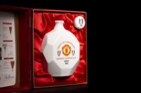 Lot 1974 - MANCHESTER UNITED TWENTY-FIFTH ANNIVERSARY OF THE EUROPEAN CUP DECANTER