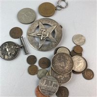 Lot 59 - A WWI SERVICE MEDAL ALONG WITH AN OMEGA WATCH FACE, VARIOUS COINS, AND A CIRCULAR PENDANT