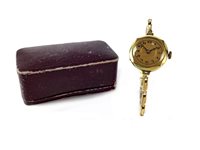 Lot 796 - A LADY'S EARLY 20TH CENTURY GOLD WRIST WATCH