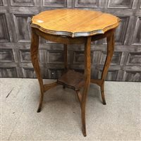 Lot 199 - AN OAK OCCASIONAL TABLE