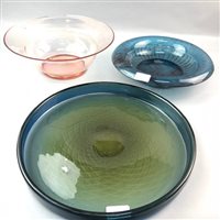 Lot 76 - A GREEN AND BLUE GLASS BOWL AND TWO OTHER GLASS BOWLS