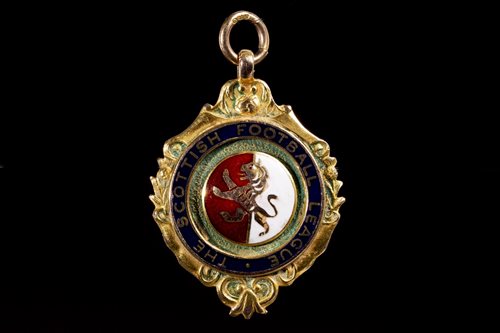 Lot 1981 - STIRLING ALBION SCOTTISH FOOTBALL LEAGUE GOLD MEDAL 1953