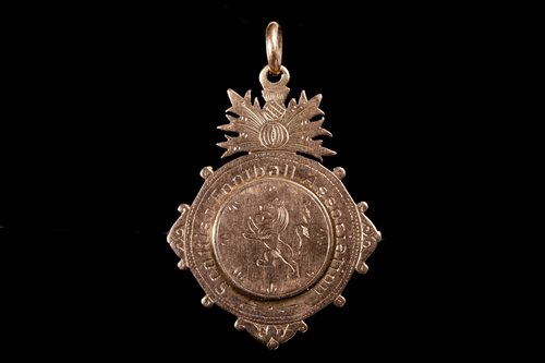 Lot 1988 - SCOTTISH FOOTBALL ASSOCIATION QUALIFYING CUP GOLD MEDAL 1915