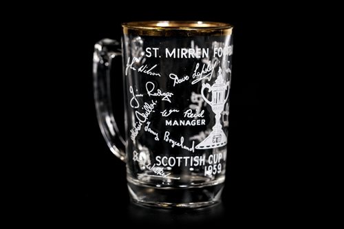 Lot 1917 - TOMMY GEMMELL OF ST MIRREN F.C., HIS 1959 SCOTTISH CUP WINNERS COMMEMORATIVE GLASS