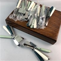 Lot 306 - A CANTEEN OF FISH CUTLERY AND OTHER LOOSE CUTLERY