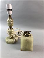 Lot 256 - AN ONYX TABLE LIGHTER, ASHTRAY, TRINKET BOX AND LAMP