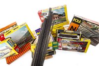 Lot 1639 - A COLLECTION OF HORNBY MINITRIX AND OTHER MODEL TRAINS AND ACCESSORIES