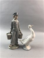 Lot 384 - A LOT OF TW0 LLADRO FIGURES