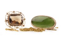 Lot 213 - TWO HARDSTONE BROOCHES AND A NECKLACE