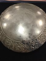 Lot 427 - A CHINESE BRASS RINGING BOWL