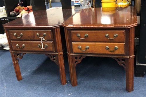 Lot 70 - A PAIR OF MAHOGANY BEDSIDE CHESTS