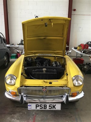Lot 2 - AN ATTRACTIVE 1972 MGB ROADSTER, MOTOR CAR