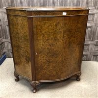 Lot 114 - A REPRODUCTION WALNUT LOUNGE COMMODE