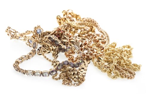 Lot 56 - A GROUP OF CHAIN NECKLACES AND BRACELETS