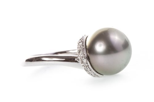 Lot 20 - A PEARL AND DIAMOND RING