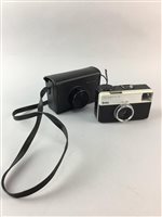 Lot 225 - A POLAROID VINTAGE CAMERA, THREE OTHER CAMERAS AND A FLASHGUN