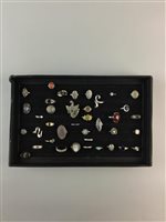 Lot 182 - A LOT OF SILVER AND OTHER RINGS