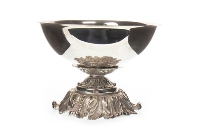 Lot 1807 - A SILVER PLATED CIRCULAR COMPORT BY CHRISTIAN DIOR