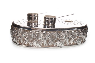 Lot 1816 - A SILVER PLATED TABLE FOOD WARMER BY CHRISTIAN DIOR