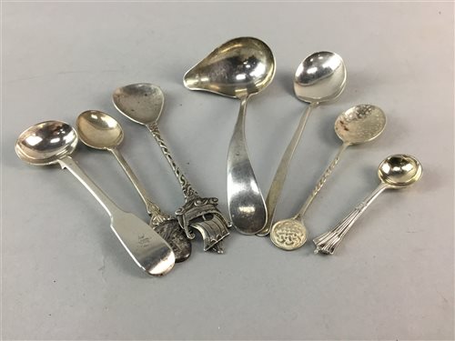 Lot 299 - A GROUP OF VARIOUS SILVER SPOONS AND OTHER PLATED ITEMS