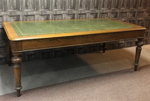 Lot 1803 - A LATE VICTORIAN OAK LIBRARY TABLE
