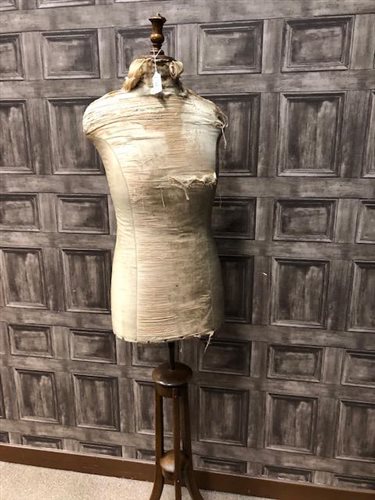 Lot 313 - AN EDWARDIAN TAYLOR'S DUMMY