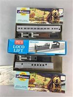 Lot 378 - A LOT OF MODEL TRAINS AND ACCESSORIES