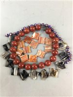 Lot 324 - A COLLECTION OF HARDSTONE BEADS
