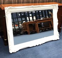 Lot 126 - A LARGE WALL MIRROR