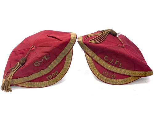 Lot 1895 - TWO EARLY 20TH CENTURY GLASGOW JUNIOR FOOTBALL CAPS