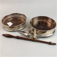 Lot 142 - A CANDLE SNUFFER AND TWO SILVER WINE SLIDES