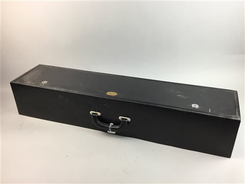 Lot 199 - A LAND ROVER DOUBLE SHOT GUN CASE AND A BROWNING CARRY CASE