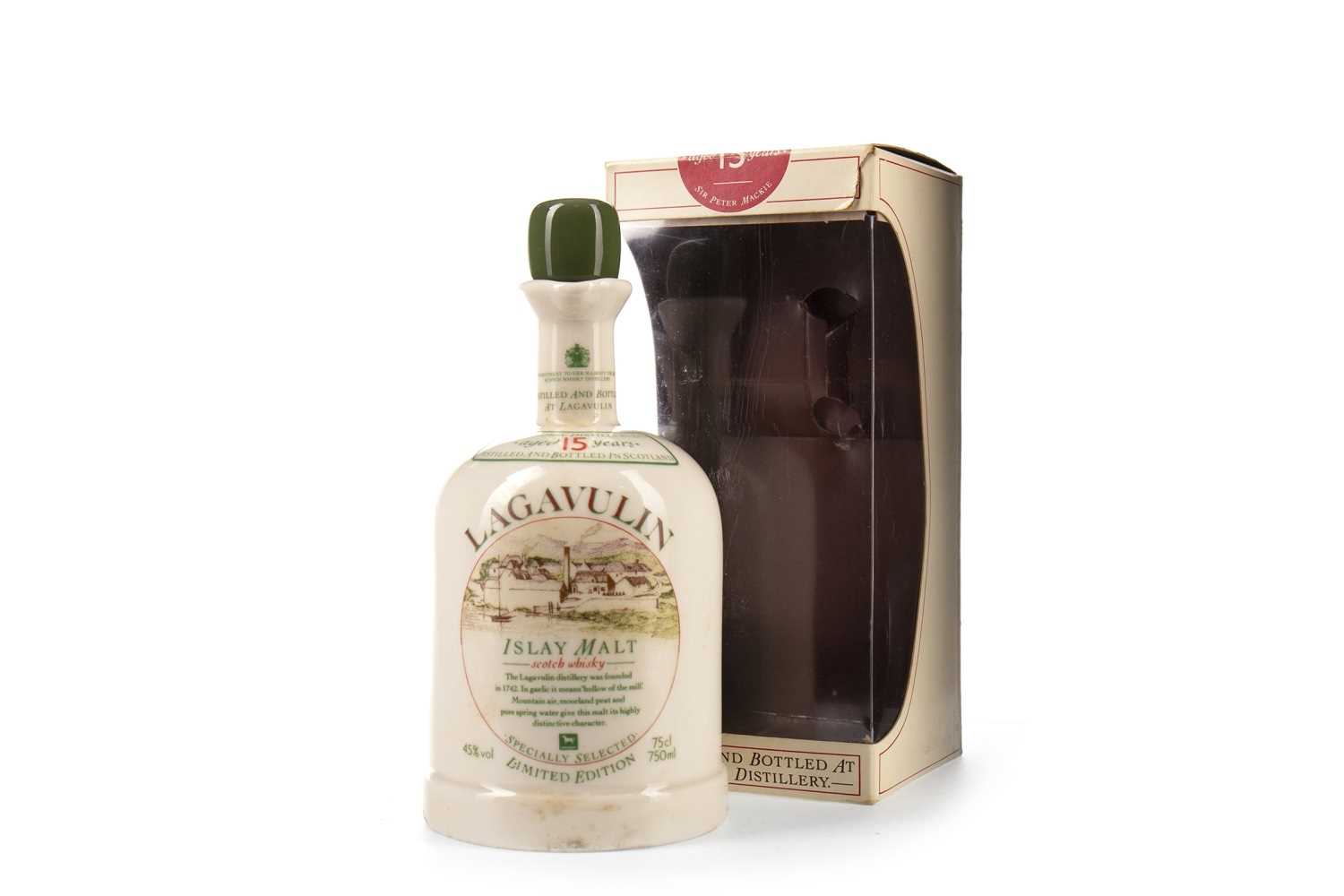 Lot 4 - LAGAVULIN WHITE HORSE DECANTER AGED 15 YEARS