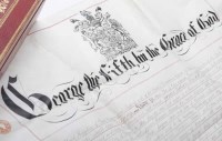 Lot 1037 - GEORGE V ROYAL BARONETCY WARRANT DEED BOX a...