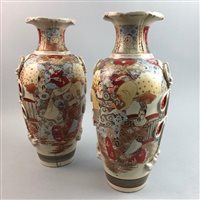 Lot 287 - A LOT OF THREE PAIRS OF JAPANESE VASES