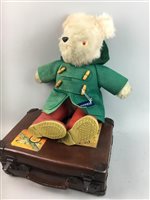 Lot 193 - A TEDDY BEAR, MINIATURE CASE AND DOLLS OF THE WORLD