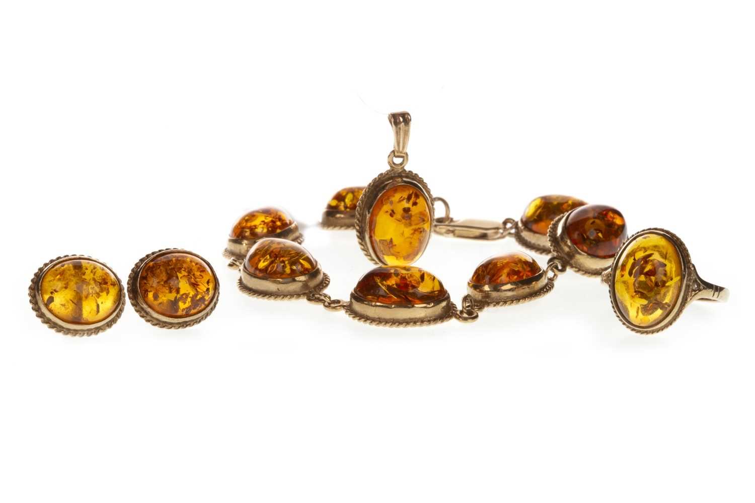 Lot 79 - A SUITE OF BALTIC AMBER JEWELLERY