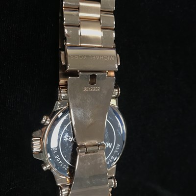 Lot 867 - A LADY'S MICHAEL KORS WRIST WATCH