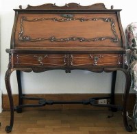 Lot 1093 - EDWARDIAN MAHOGANY BUREAU DE DAME OF FRENCH...