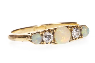 Lot 212 - AN EARLY 20TH CENTURY OPAL AND DIAMOND RING