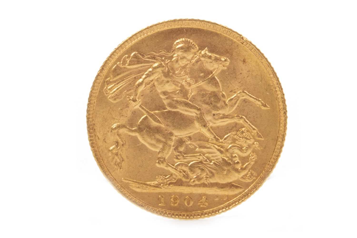 Lot 562 - A GOLD SOVEREIGN, 1904