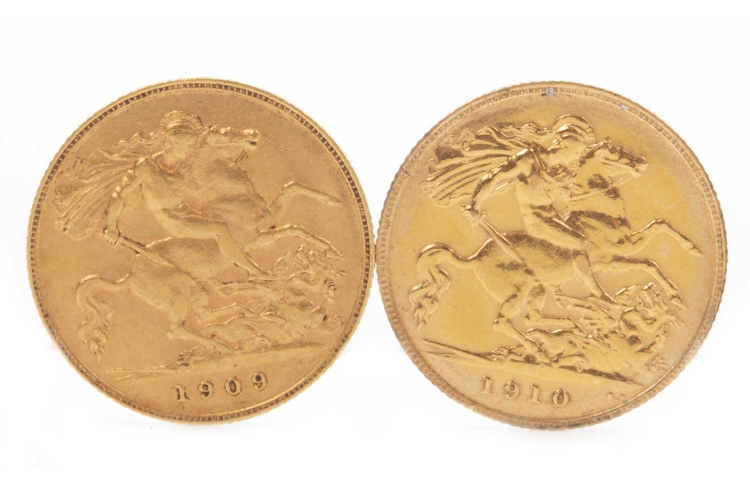 Lot 559 - TWO GOLD HALF SOVEREIGNS, 1909 AND 1910