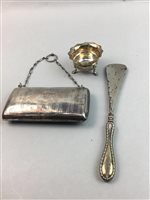 Lot 10 - A GEORGE V SILVER PURSE, BUTTON HOOKS, SHOE HORN AND A PLATED SALT CELLAR
